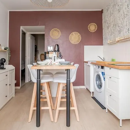 A Proximite De La Gare Apartamento *